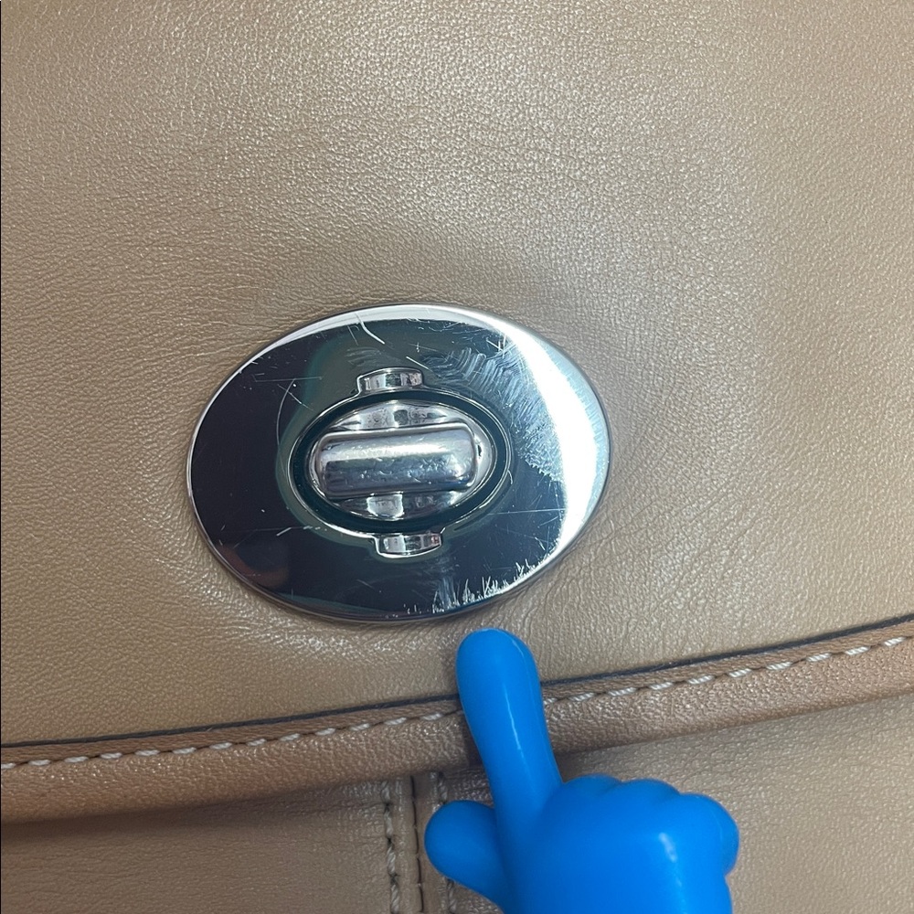 Coach ‘Legacy’ Flap Duffle Hobo - Picture 11 of 17